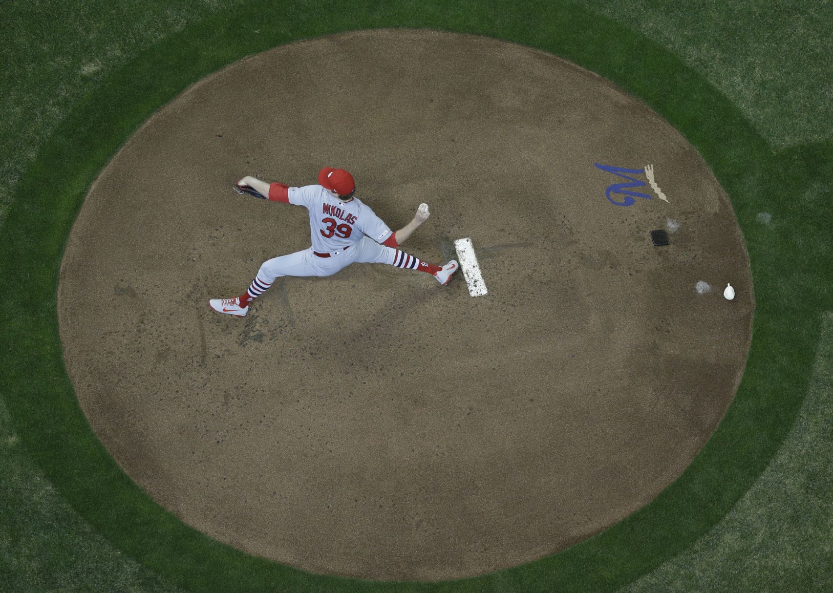 Cardinals, Brewers open baseball season